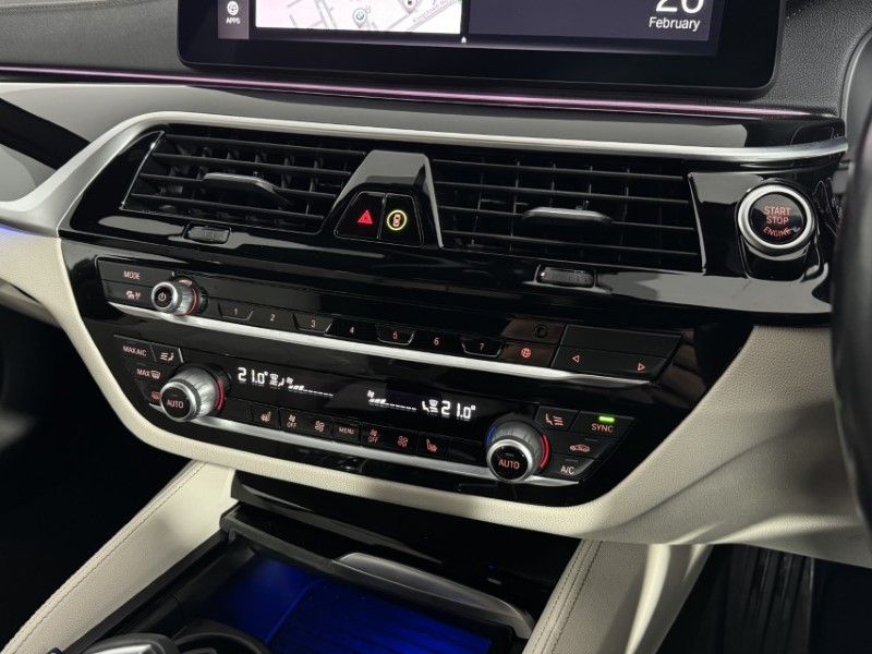 2022 (72) BMW 5 SERIES 520d xDrive MHT M Sport 4dr Step Auto 5112798