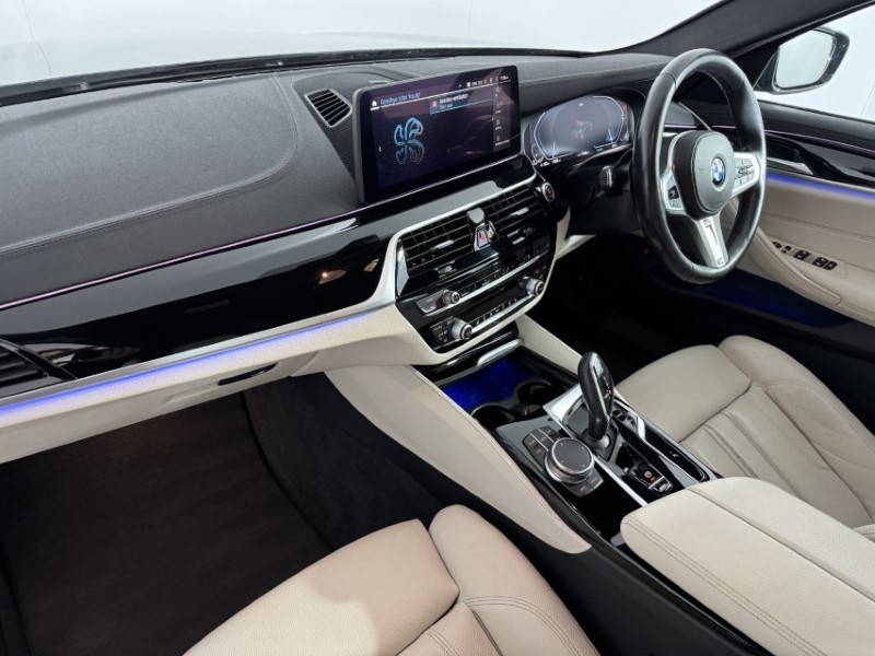 2022 (72) BMW 5 SERIES 520d xDrive MHT M Sport 4dr Step Auto 5112844