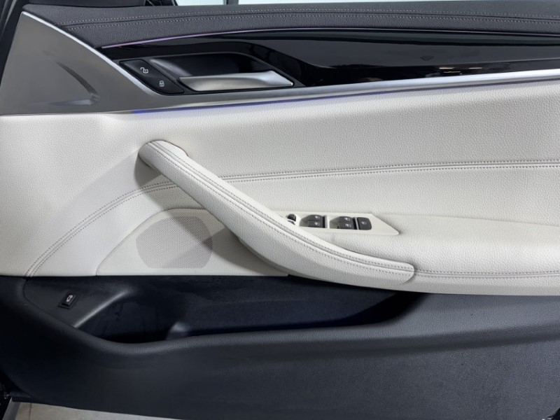 2022 (72) BMW 5 SERIES 520d xDrive MHT M Sport 4dr Step Auto 5112815