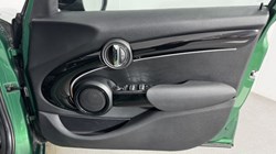 2023 (73) MINI HATCHBACK 1.5 Cooper Sport Premium 5dr Auto 5158163