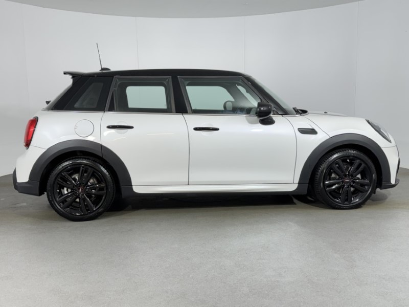 2023 (73) MINI HATCHBACK 1.5 Cooper Sport Premium 5dr Auto 5201838
