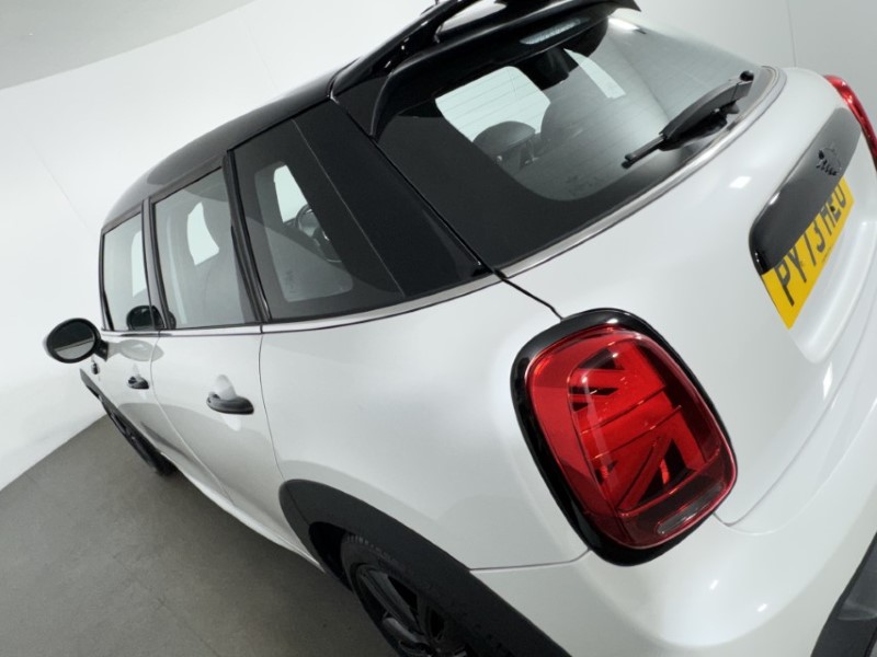 2023 (73) MINI HATCHBACK 1.5 Cooper Sport Premium 5dr Auto 5201803
