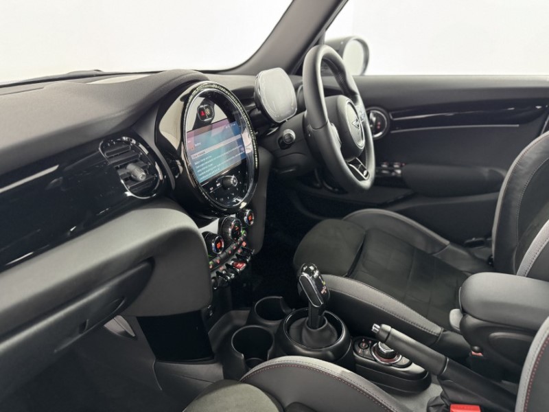 2023 (73) MINI HATCHBACK 1.5 Cooper Sport Premium 5dr Auto 5201816