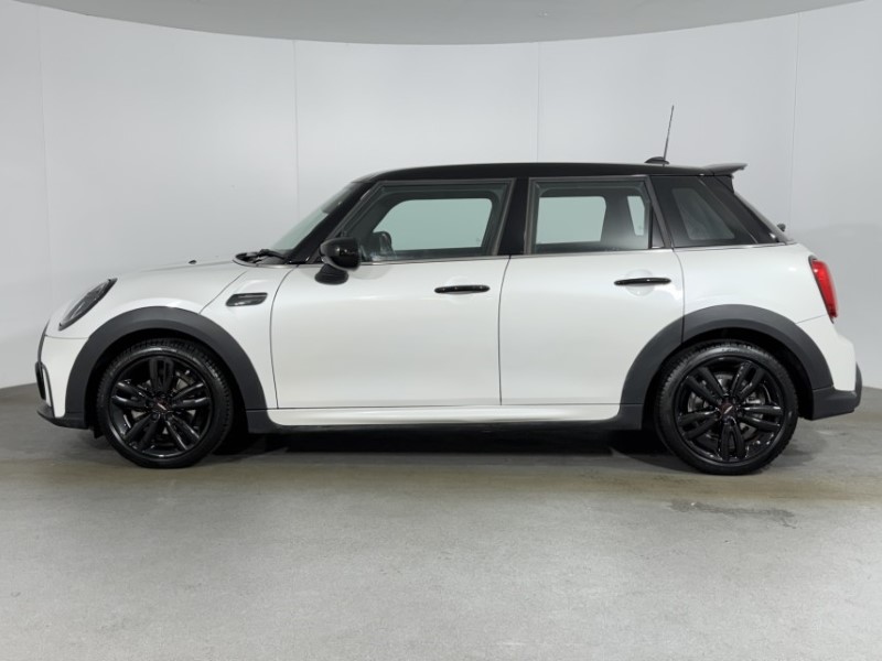 2023 (73) MINI HATCHBACK 1.5 Cooper Sport Premium 5dr Auto 5201834