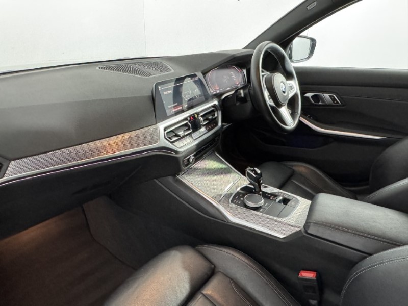 2021 (71) BMW 3 SERIES 318i M Sport 4dr Step Auto 5157025