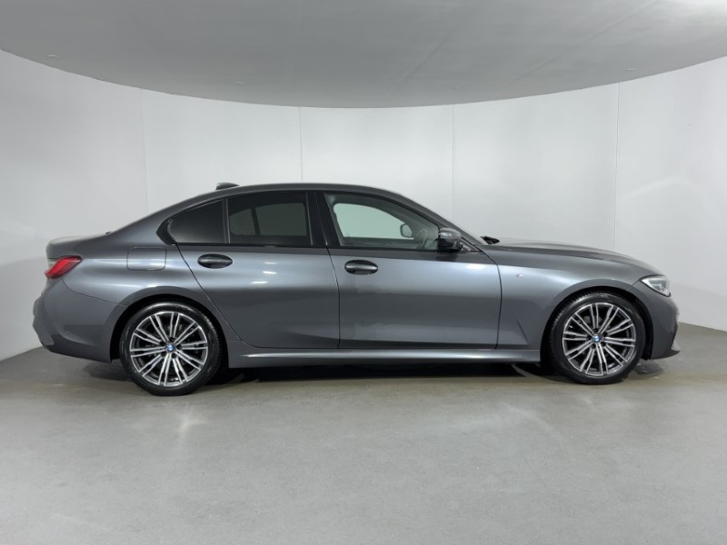 2021 (71) BMW 3 SERIES 318i M Sport 4dr Step Auto 5157026