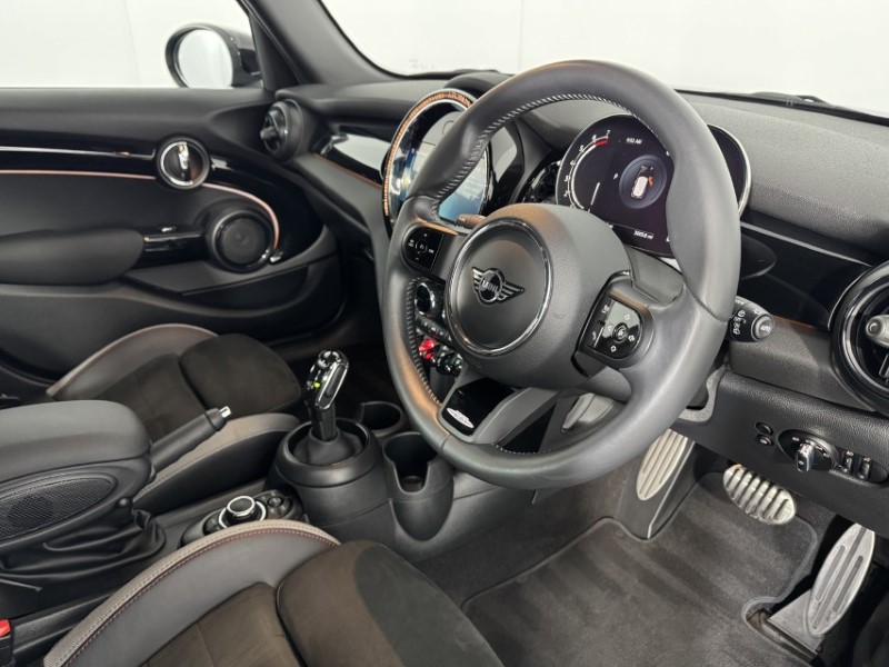 2024 (24) MINI HATCHBACK 1.5 Cooper Sport Premium 5dr Auto 5207604