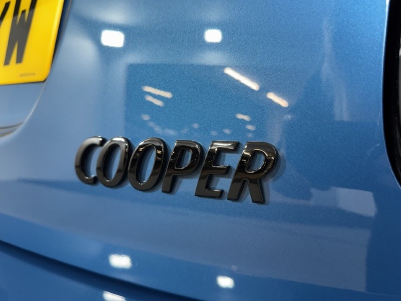 2024 (24) MINI HATCHBACK 1.5 Cooper Sport Premium 5dr Auto 5207632