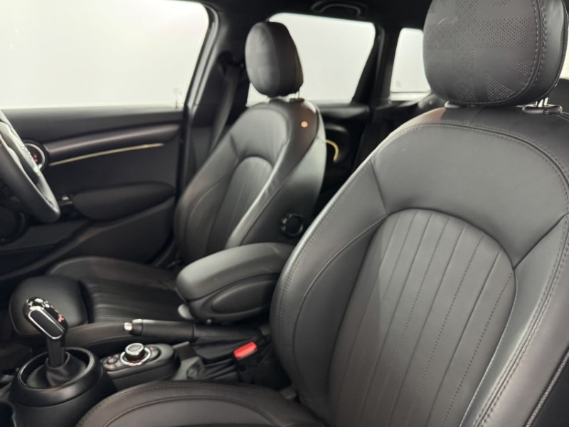 2023 (23) MINI HATCHBACK 1.5 Cooper Exclusive 5dr 5202929