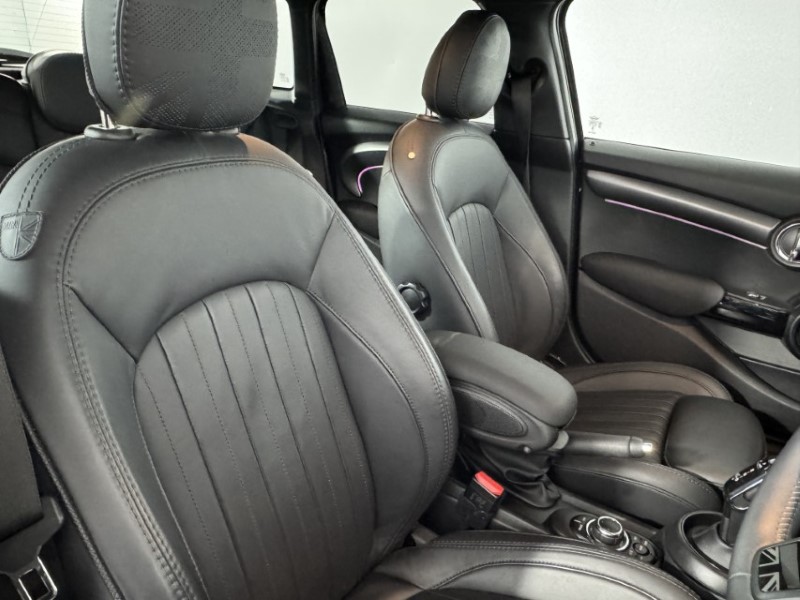 2023 (23) MINI HATCHBACK 1.5 Cooper Exclusive 5dr 5202888