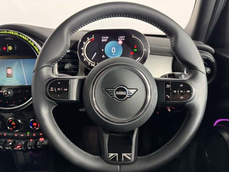 2023 (23) MINI HATCHBACK 1.5 Cooper Exclusive 5dr 5202875