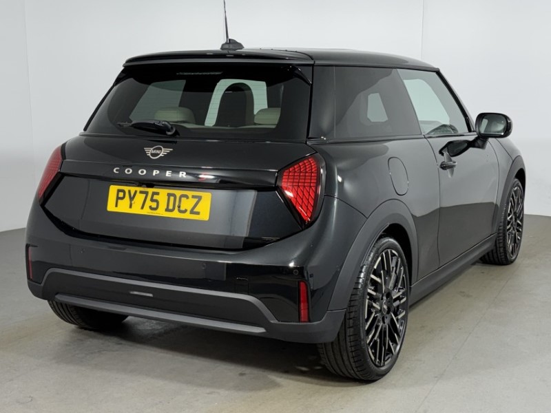 2025 (75) MINI COOPER 2.0 S Exclusive 3dr Auto 5277838