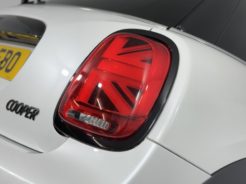 2023 (73) MINI HATCHBACK 1.5 Cooper Sport Premium 5dr Auto 5298811