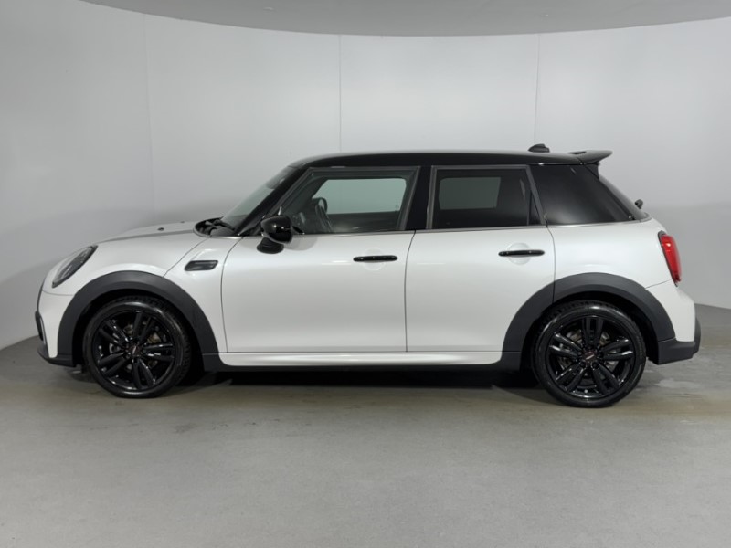 2023 (73) MINI HATCHBACK 1.5 Cooper Sport Premium 5dr Auto 5298849