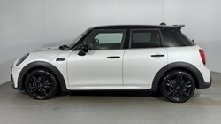 2023 (73) MINI HATCHBACK 1.5 Cooper Sport Premium 5dr Auto 5298849
