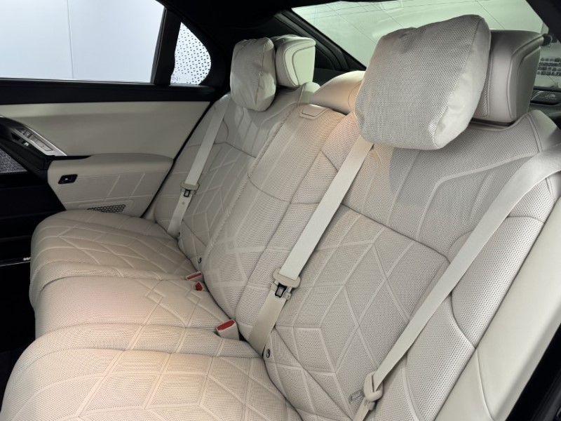 2024 (24) BMW 7 SERIES 750e xDrive M Sport 4dr Auto 5232579