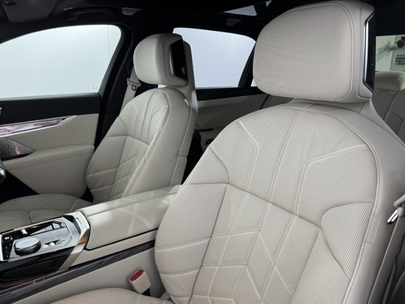 2024 (24) BMW 7 SERIES 750e xDrive M Sport 4dr Auto 5232582