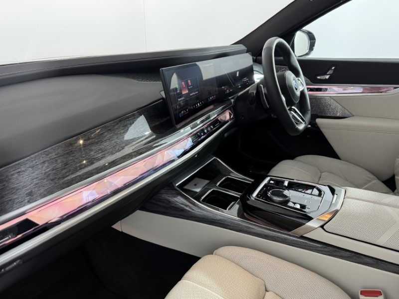 2024 (24) BMW 7 SERIES 750e xDrive M Sport 4dr Auto 5232584