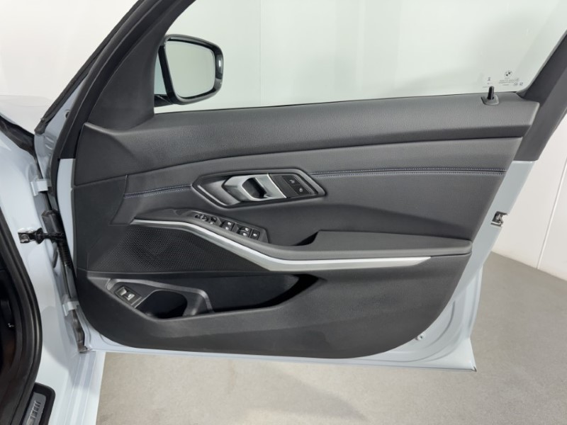 2025 (75) BMW 3 SERIES 320i M Sport 5dr Step Auto 5332629