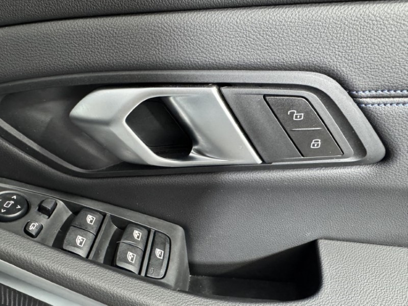 2025 (75) BMW 3 SERIES 320i M Sport 5dr Step Auto 5332626