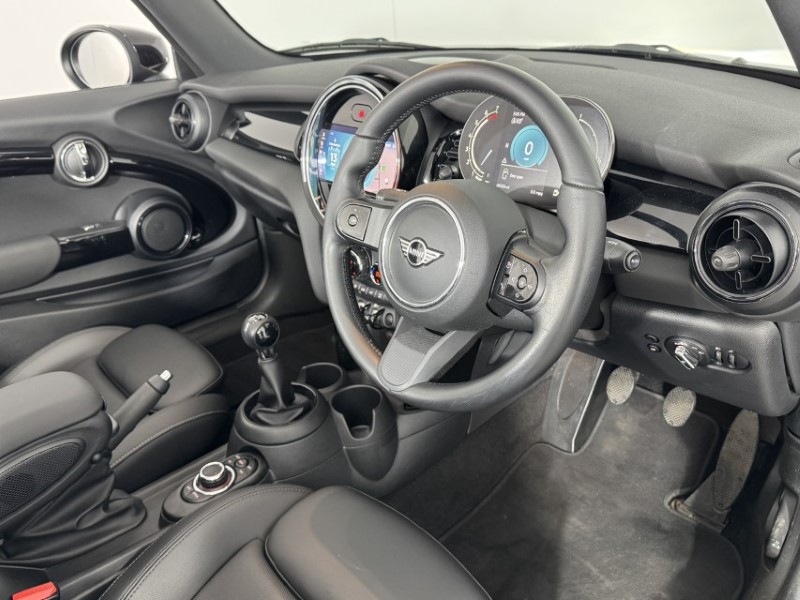 2021 (21) MINI CONVERTIBLE 1.5 Cooper Classic 2dr 5286662