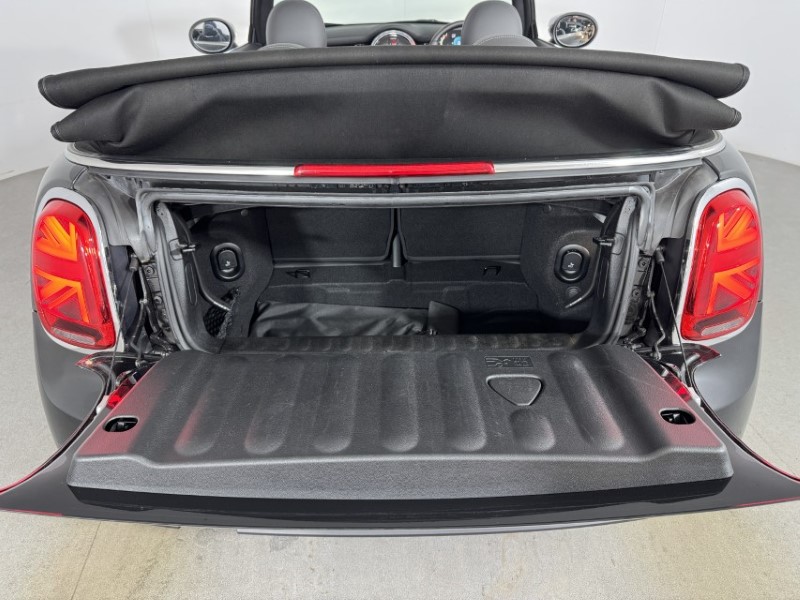 2021 (21) MINI CONVERTIBLE 1.5 Cooper Classic 2dr 5286671