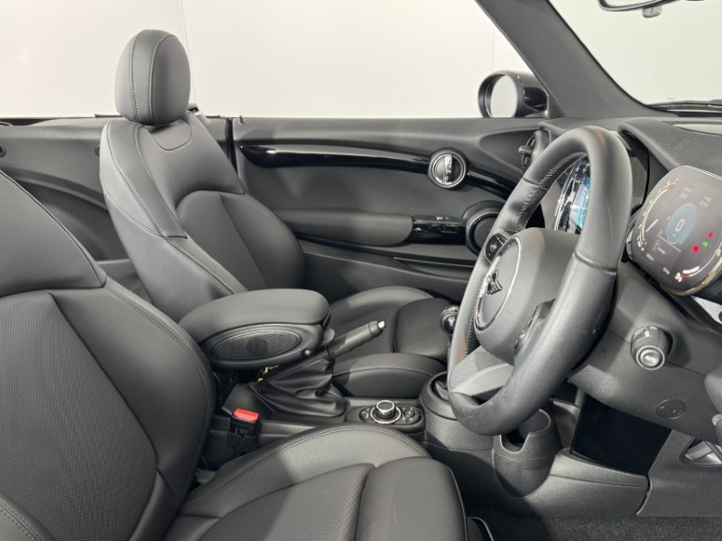 2021 (21) MINI CONVERTIBLE 1.5 Cooper Classic 2dr 5286663