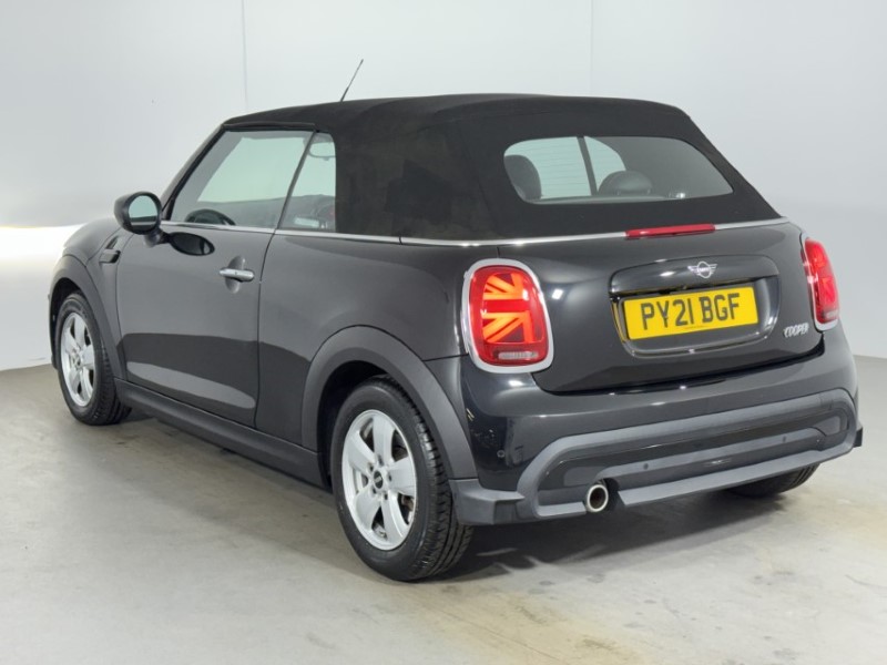 2021 (21) MINI CONVERTIBLE 1.5 Cooper Classic 2dr