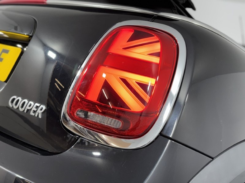 2021 (21) MINI CONVERTIBLE 1.5 Cooper Classic 2dr 5286668