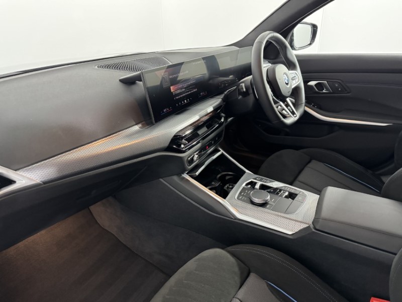 2025 (75) BMW 3 SERIES 320i M Sport 5dr Step Auto 5339321