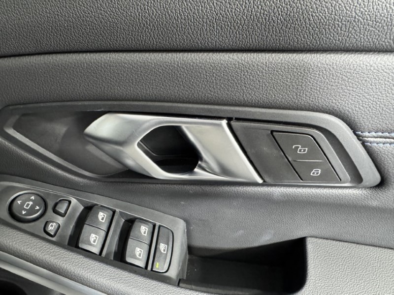 2025 (75) BMW 3 SERIES 320i M Sport 5dr Step Auto 5339295