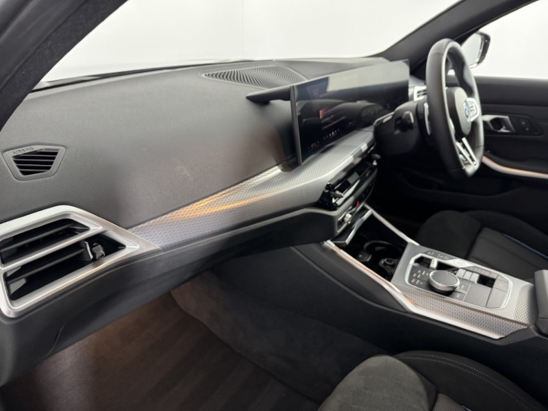 2025 (75) BMW 3 SERIES 320i M Sport 5dr Step Auto 5339322