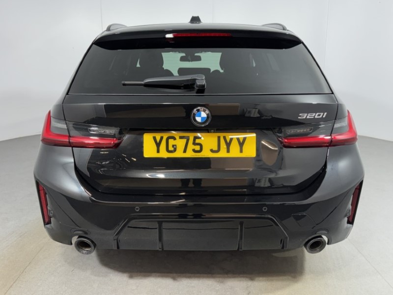 2025 (75) BMW 3 SERIES 320i M Sport 5dr Step Auto 5339339