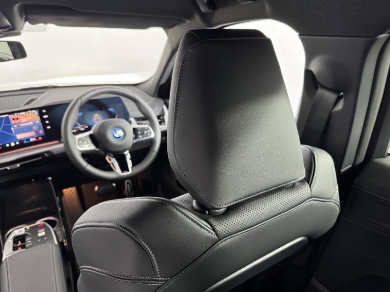 2026 (26) BMW iX2 150kW eDrive20 M Sport 65kWh 5dr Auto 5326587