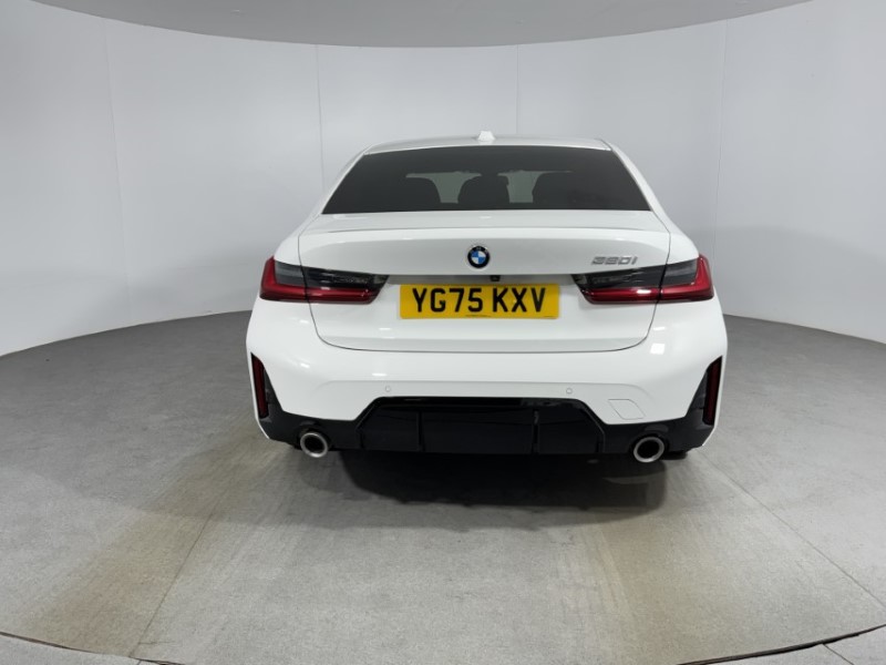 2025 (75) BMW 3 SERIES 320i M Sport 4dr Step Auto 5319548