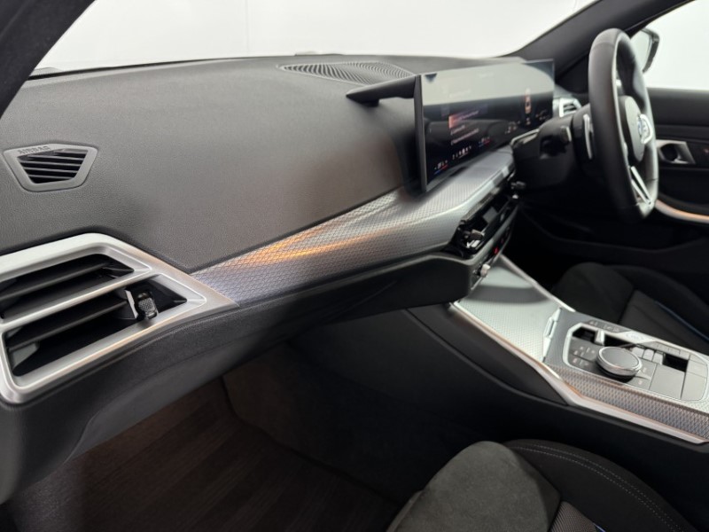 2025 (75) BMW 3 SERIES 320i M Sport 4dr Step Auto 5319535