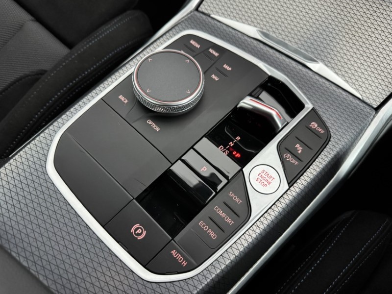 2025 (75) BMW 3 SERIES 320i M Sport 4dr Step Auto 5319488