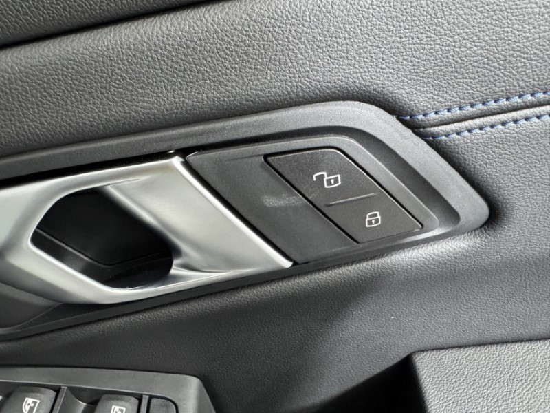 2025 (75) BMW 3 SERIES 320i M Sport 4dr Step Auto 5319510