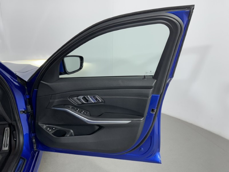 2021 (71) BMW 3 SERIES 330e M Sport 5dr Step Auto 5337963