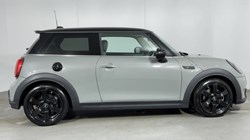 2022 (72) MINI HATCHBACK 2.0 Cooper S Classic 3dr Auto 5305643