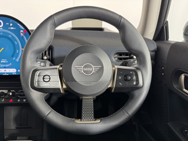 2024 (24) MINI COOPER 1.5 C Classic 3dr Auto 5297861