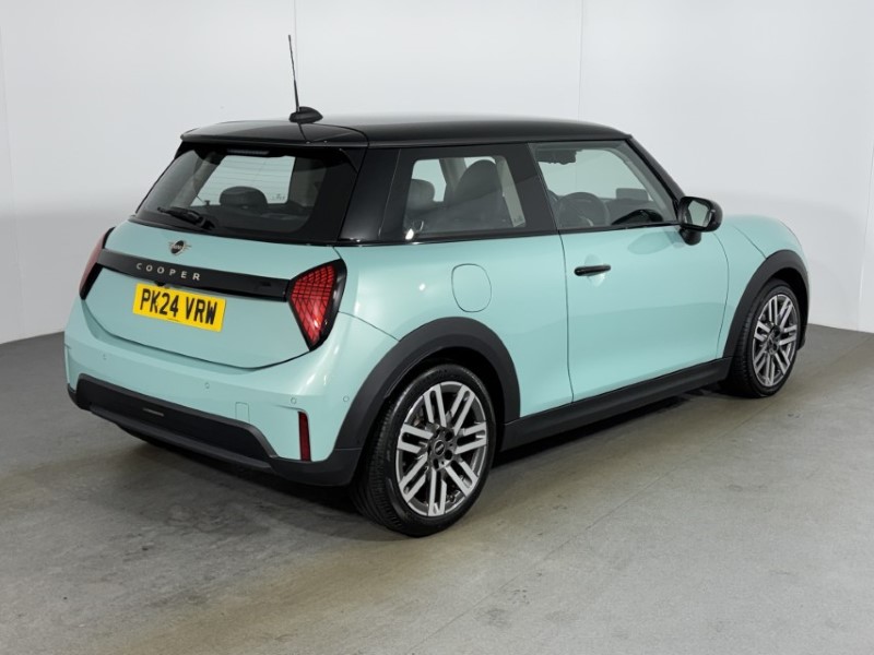 2024 (24) MINI COOPER 1.5 C Classic 3dr Auto 5297954