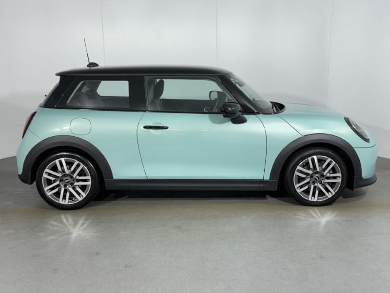 2024 (24) MINI COOPER 1.5 C Classic 3dr Auto 5297914