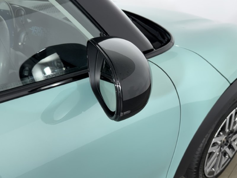 2024 (24) MINI COOPER 1.5 C Classic 3dr Auto 5297882