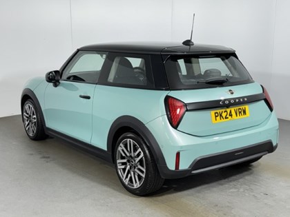 2024 (24) MINI COOPER 1.5 C Classic 3dr Auto