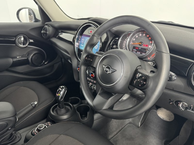 2022 (22) MINI HATCHBACK 1.5 Cooper Classic 5dr Auto 5305716