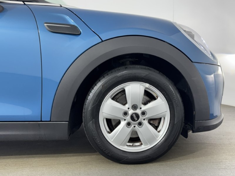 2022 (22) MINI HATCHBACK 1.5 Cooper Classic 5dr Auto 5305723