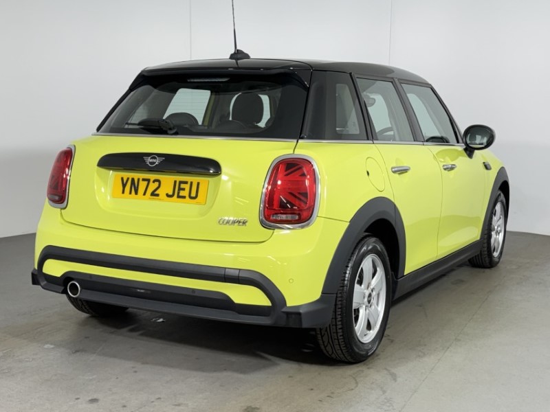 2022 (72) MINI HATCHBACK 1.5 Cooper Classic 5dr Auto 5385772