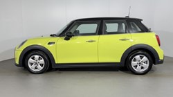 2022 (72) MINI HATCHBACK 1.5 Cooper Classic 5dr Auto 5385760