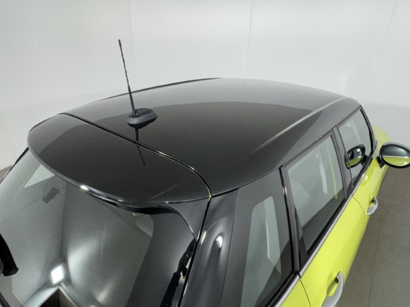 2022 (72) MINI HATCHBACK 1.5 Cooper Classic 5dr Auto 5385736